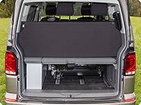 Le lit pliant iXTEND peut également être transporté replié sur la planche Multiflex VW.