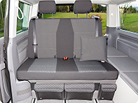 Second Skin para el banco trasero de 2 asientos VW T6.1 Multivan / California Beach en el diseño "Quadratic/Negro Titanio"
