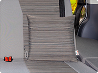 Kissen VW T6.1  California Coast / California Beach, 40 x 40 cm, herausnehmbare Polyesterfüllung, Design „Mixed Dots“.