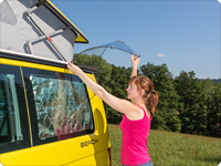 AIRSCREEN VW T6.1/T6/T5 is introduced into the serial aluminium rail of the VW California or into the TOP-RAIL of all other VW T6/T5.