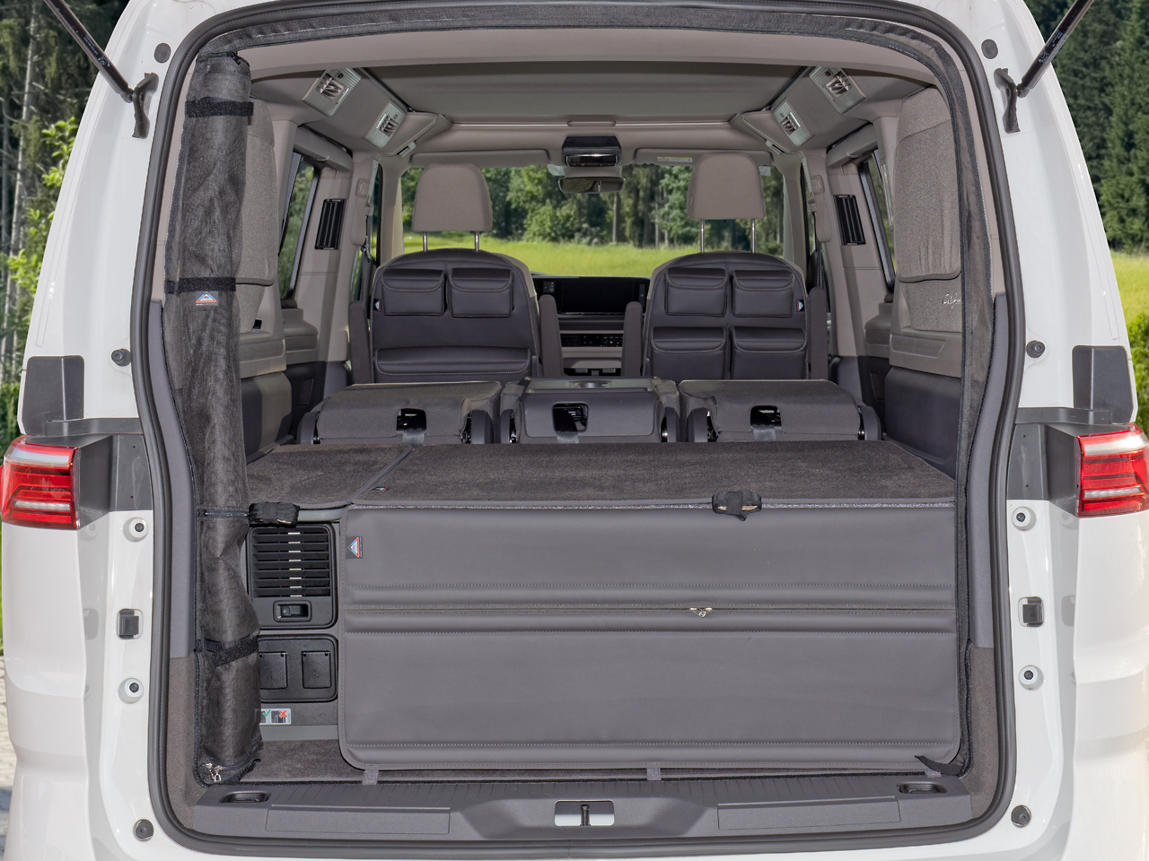 BRANDRUP - FLYOUT Volkswagen T7 California Ocean / Coast, California ...
