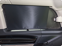 FLYOUT ventana giratoria derecha Mercedes-Benz Clase V Marco Polo (2014 ➞): Se sigue poder cerrando la persiana.