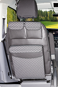 UTILITY con MULTIBOX Maxi para los asientos de cabina VW T6.1 California Beach / Multivan, diseño VW T6.1 "Quadratic/Cuero Negro Titanio"